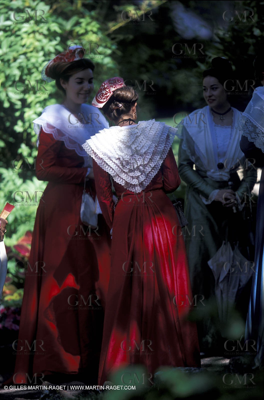 Women of Arles in traditional costume