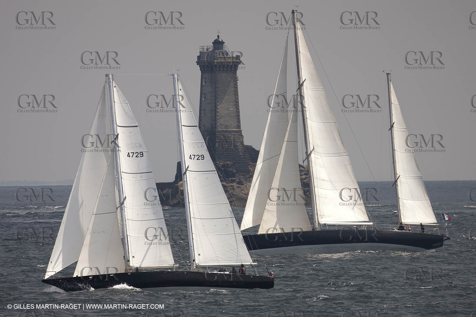 19 05 2010- Sein - (FRA,56)  -  Pen Duick III and Pen Duick VI in the Sein island straight