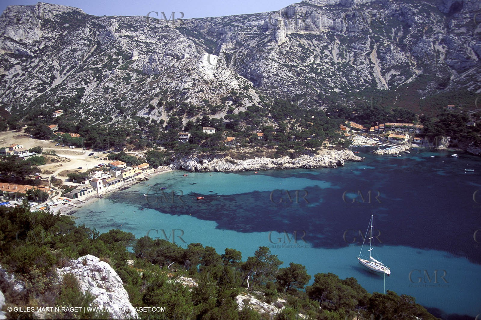 Cruising monohull mooring