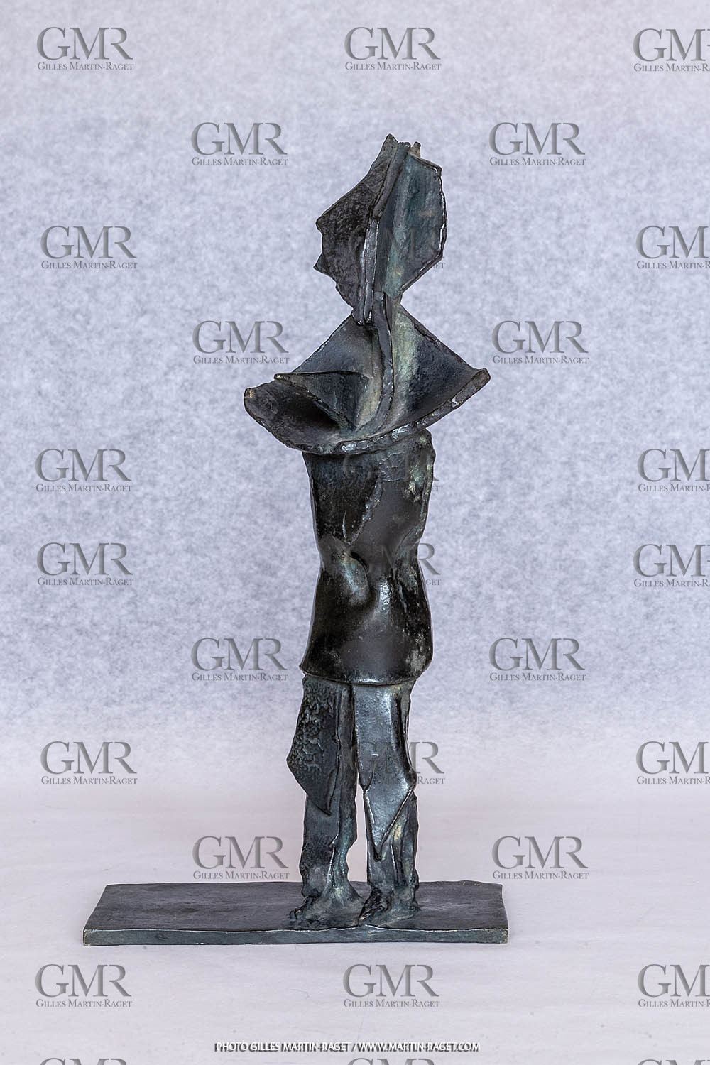 08 01 2023, Marseille (FRA), Oeuvre de Germaine Richier, Guerrier n° 3 1953, Bronze patiné foncé, Epreuve d'exposition, Fondeur : L.Thinot, Paris, 31 x 16 x 11 cm, Collection particulière