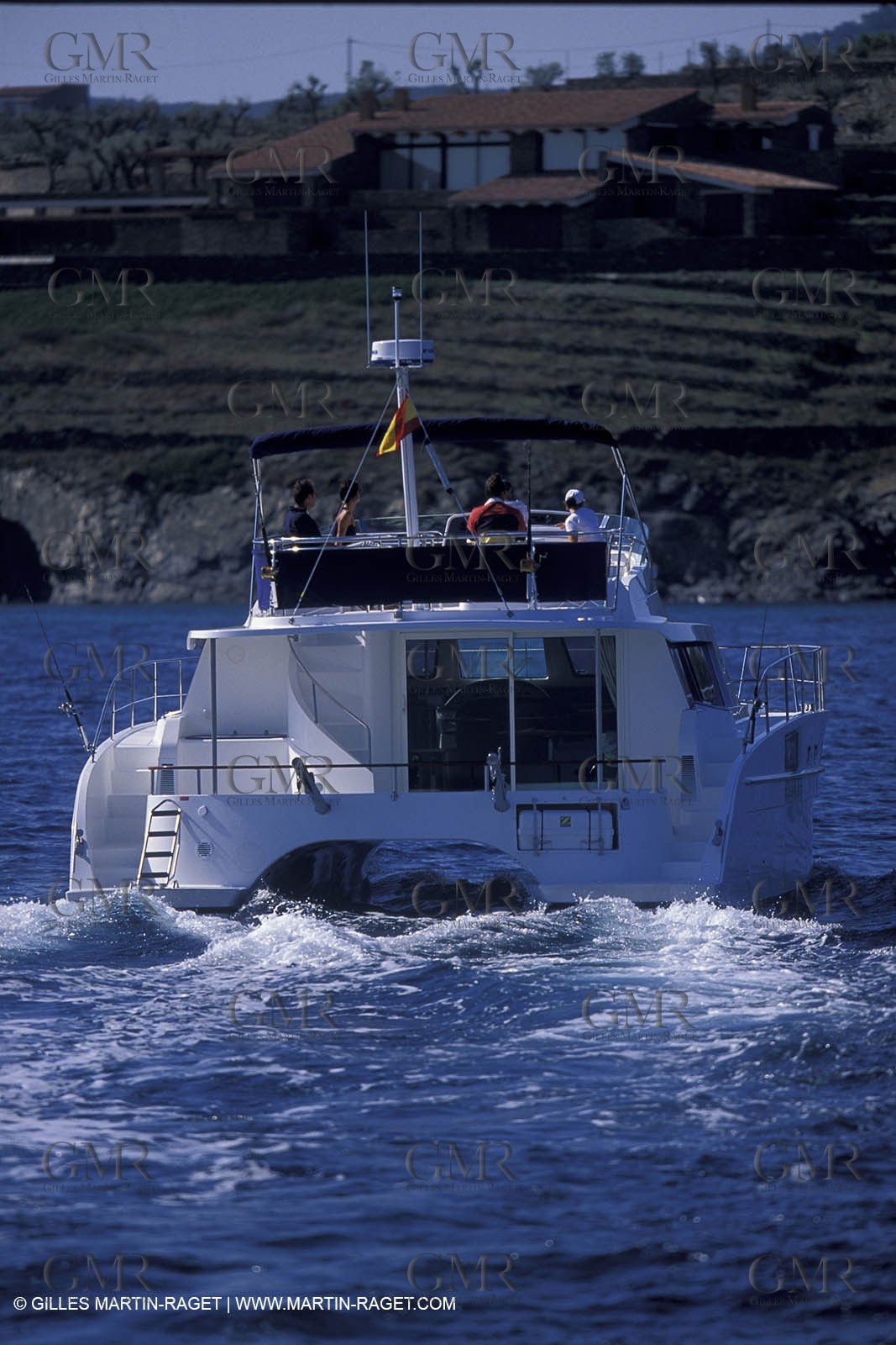 Motor boat running
