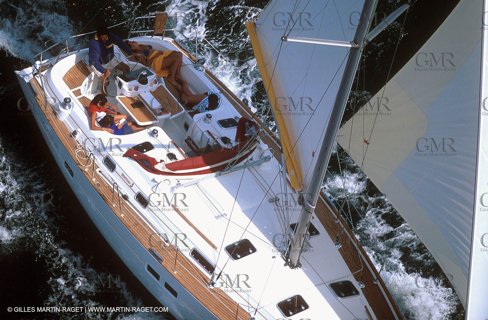 Crusing monohull sailing