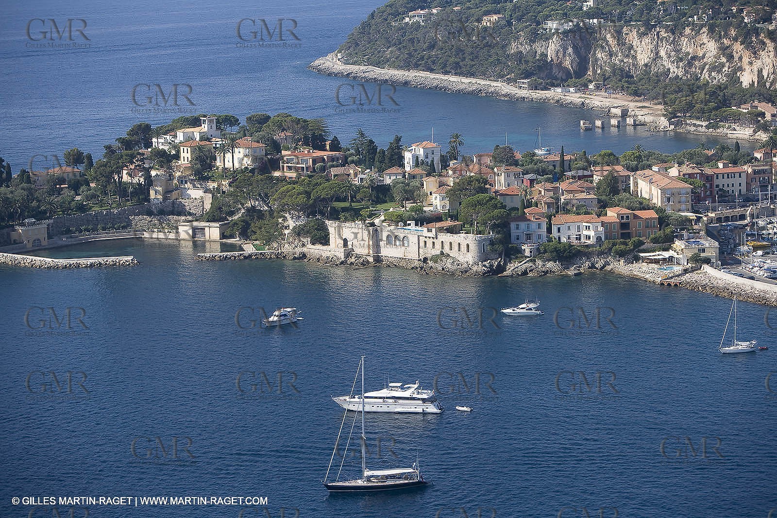 28 07 2007 - St Jean Cap Ferrat - SuperYachts - Motor Yachts - Hampshire