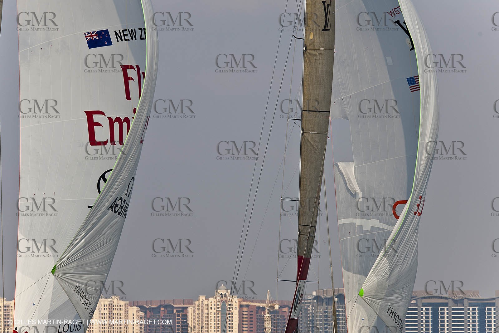 21 11 2010 - Dubai (UAE) - Dubai Louis Vuitton Trophy -  Round 2 - BMW ORACLE Racingg Vs Emirates Team New Zealand