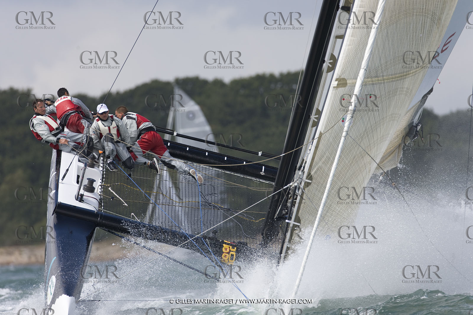 04 08 2008 - Cowes (UK, IOW) - BMW ORACLE Racing - IShare Cup Cowes - Racing Day 3