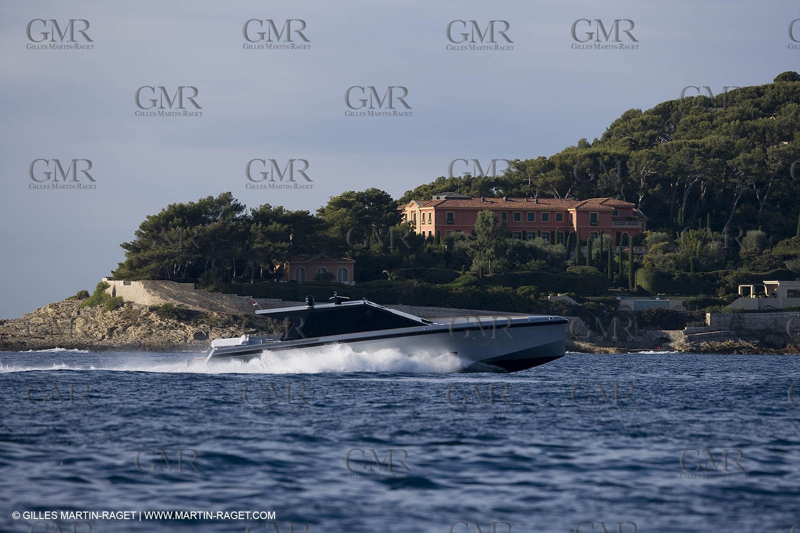 29 09 2007 - St Jean Cap Ferrat - Wally Yachts - Wally Power 70 - Lau Lau