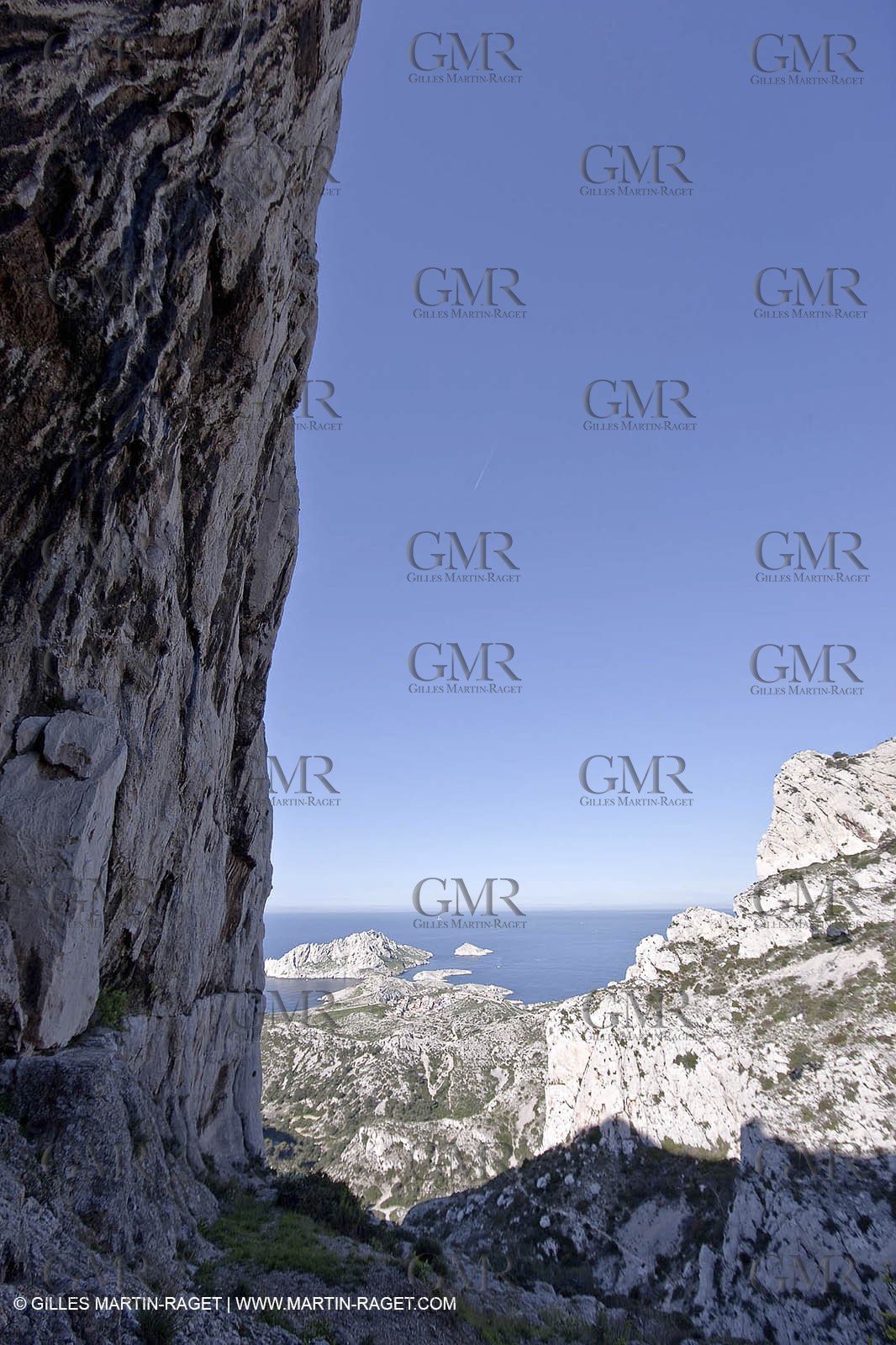 18 04 2009 - Marseille (FRA, 13) - Les Calanques - West side of Rocher St Michel and les Goudes
