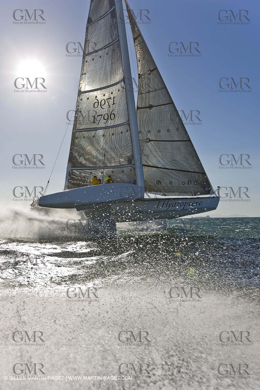 07 04 08 - France - Port Saint Louis du Rhone - Hydroptere - Training