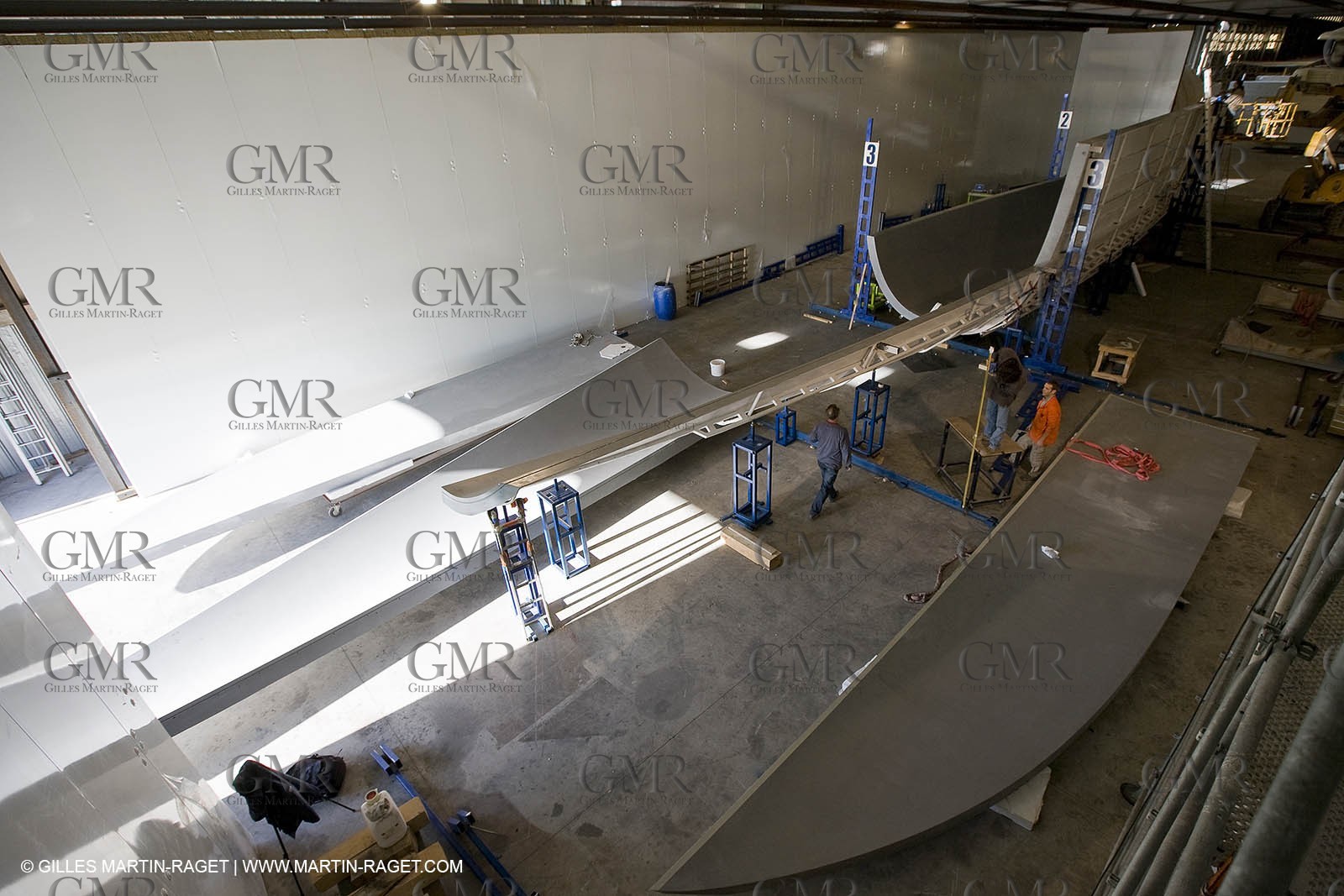 22 01 2008 - La Ciotat (FRA, 13) - Construction of cruising catamaran Nahema at H2X boatyard - Mould construction