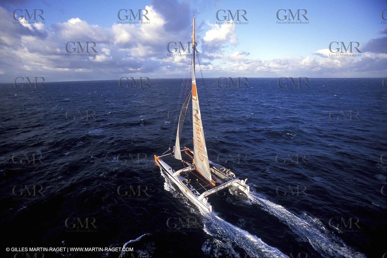 Orange II-2004 Jules Verne Trophy-Ouessant-2nd line crossing