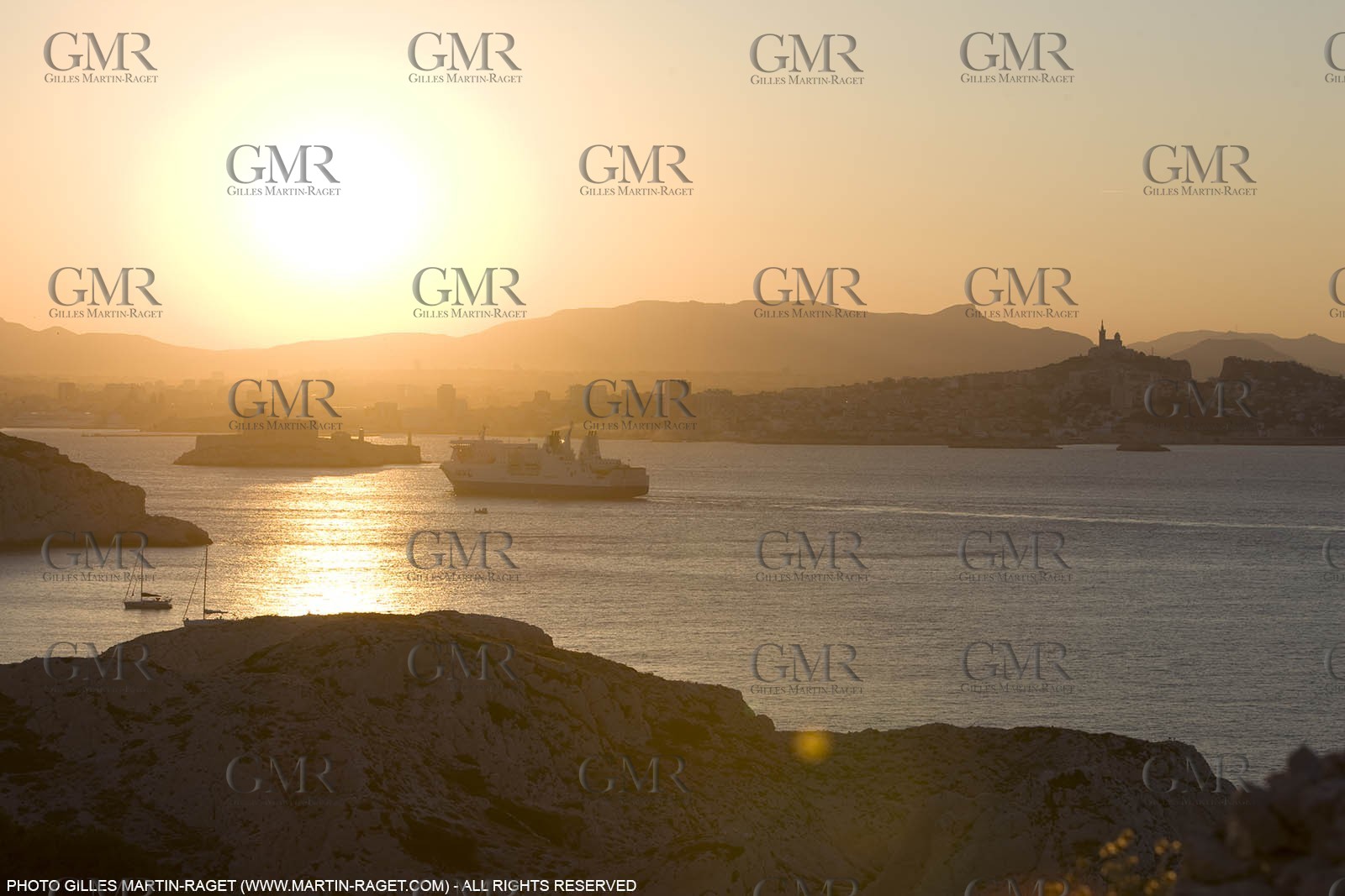 20 06 2008 - Marseille (FRA, 13) - Cruising among the local islands and creeks