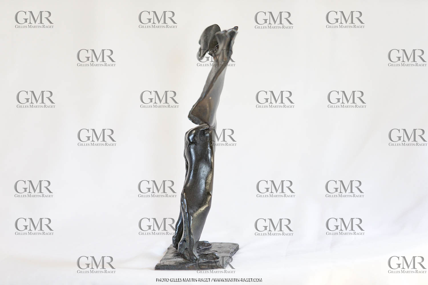 06 03 2016, Marseille, (FRA,13), Oeuvre de Germaine Richier, Homme de la nuit n°1 1954, Bronze patiné foncé, Numéroté 8 8, Fondeur L. Thinot, Paris, 27,5 x 20,4 x 9 cm, Collection particulière