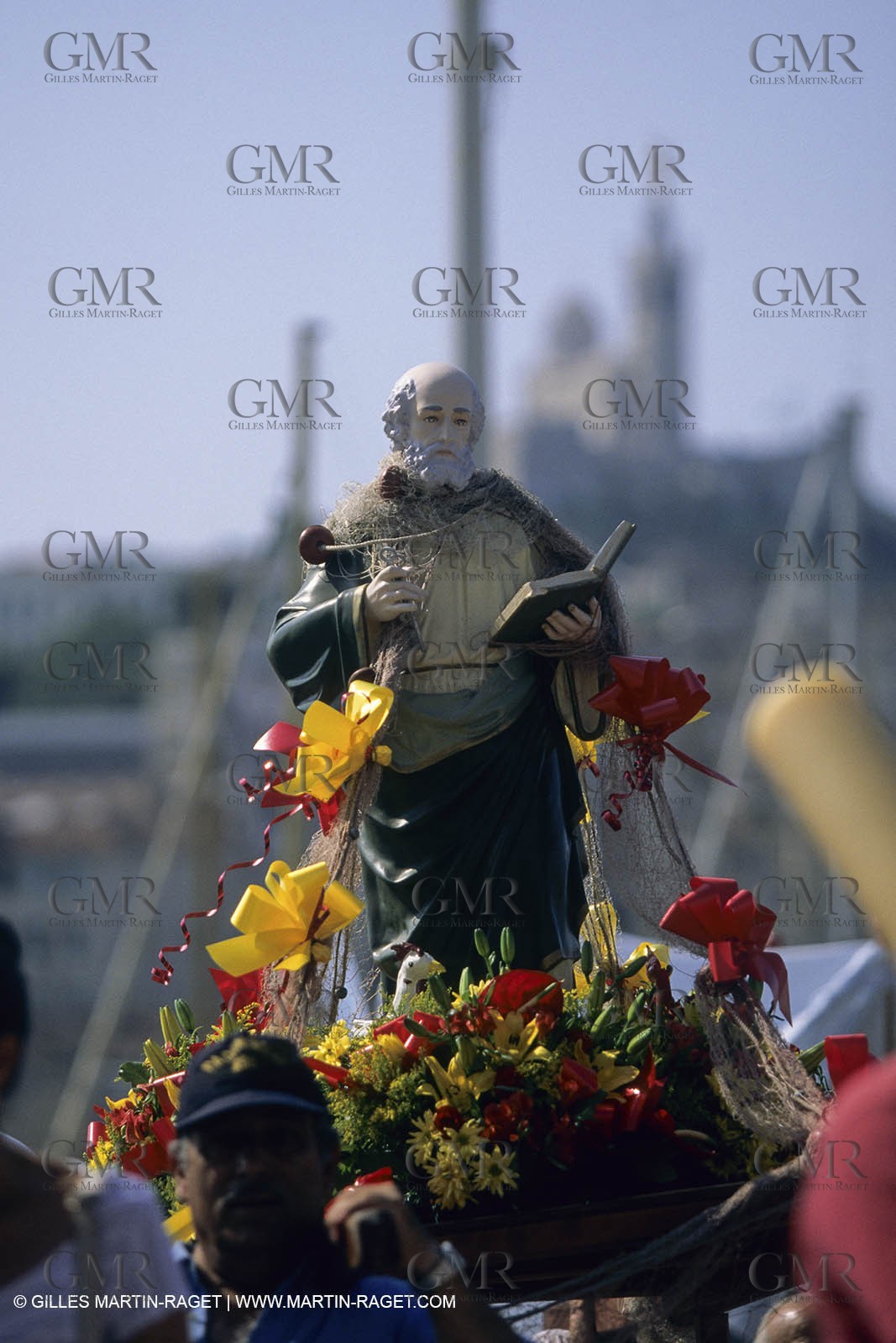 Marseille (FRA), fishermen fest for St Esteve anniversary