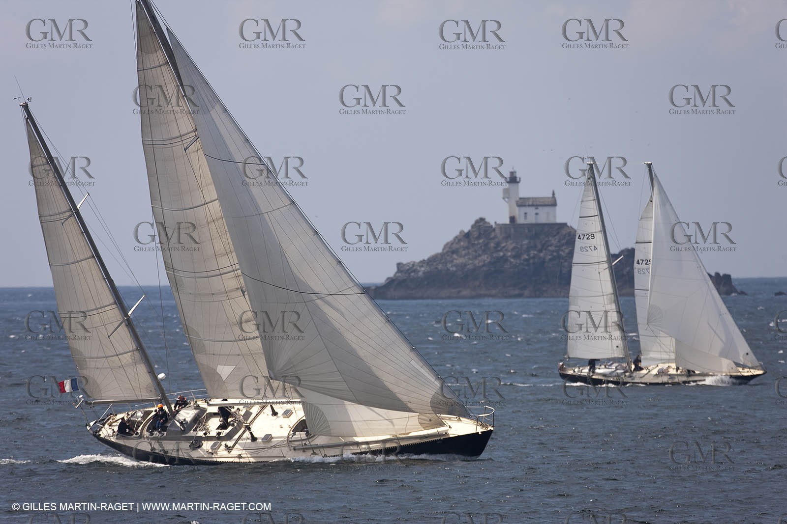 19 05 2010- Sein - (FRA,56)  -  Pen Duick III and Pen Duick VI in the Sein island straight