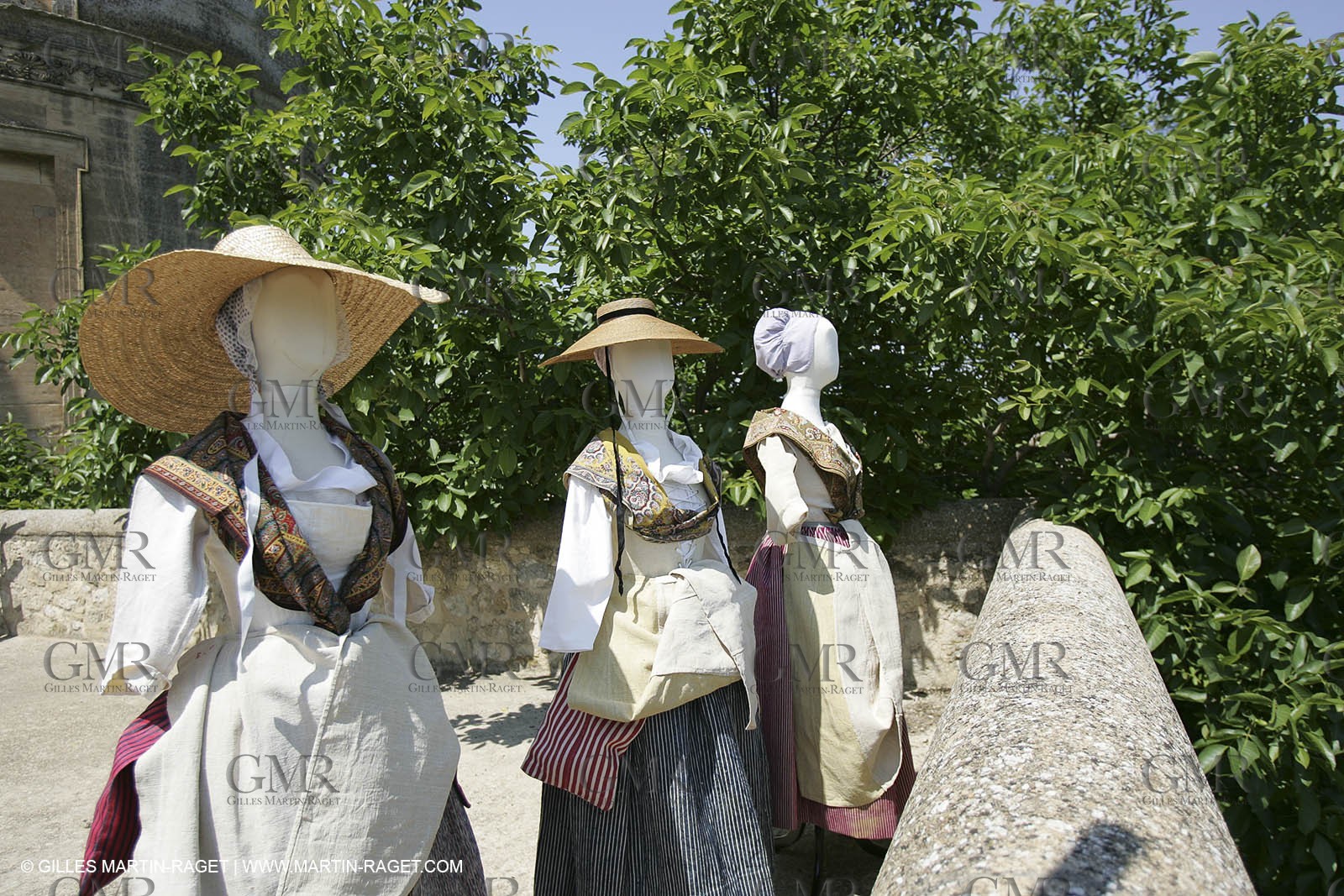 May 2004 - La Tour d'Aigues (FRA, 84) - Old costumes for women of the South exhibition