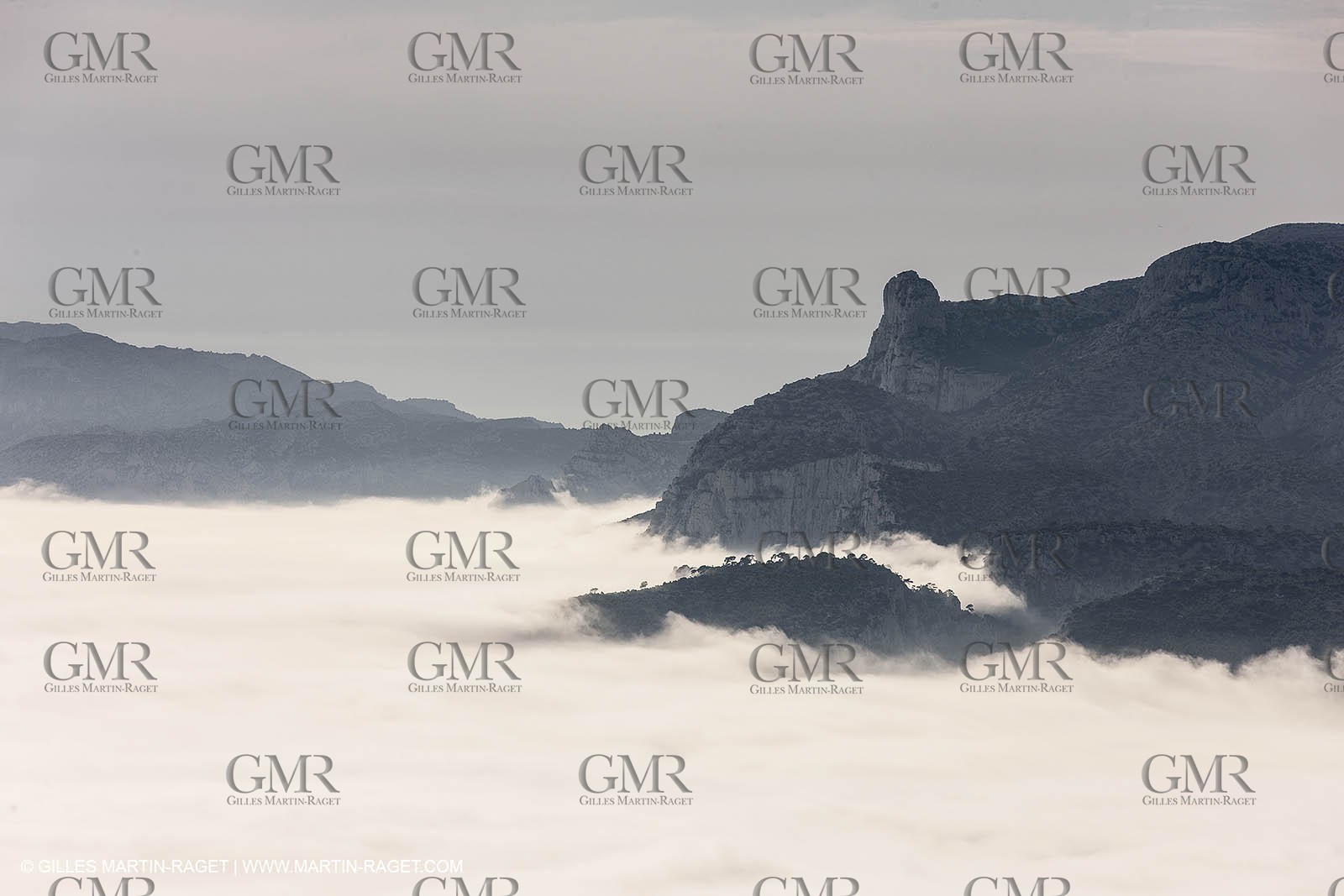 18 07 2012 -Marseille (FRA ) - The Calanques - Unusual foggy conditions