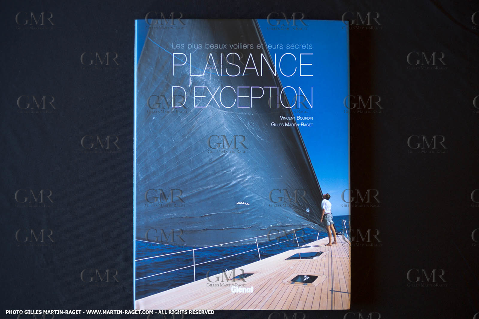 12 10 2012 - Marseille (FRA,13) - Glenat Editions, Paisance d'Exception, Words from Vincent Bourdin, Photographies from Gilles Martin-Raget, 27,5 cm x 37 cm, 225 p. 50 €