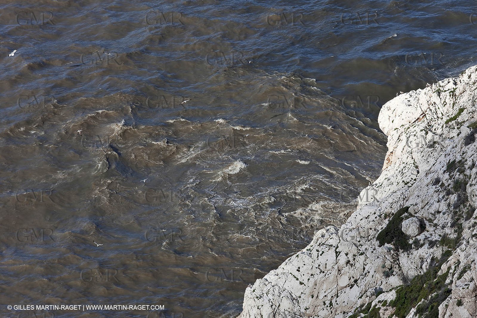 16 04 2009 - Marseille (FRA, 13) - Les Calanques - Cortiou rejections after after stormy weather over Marseilles