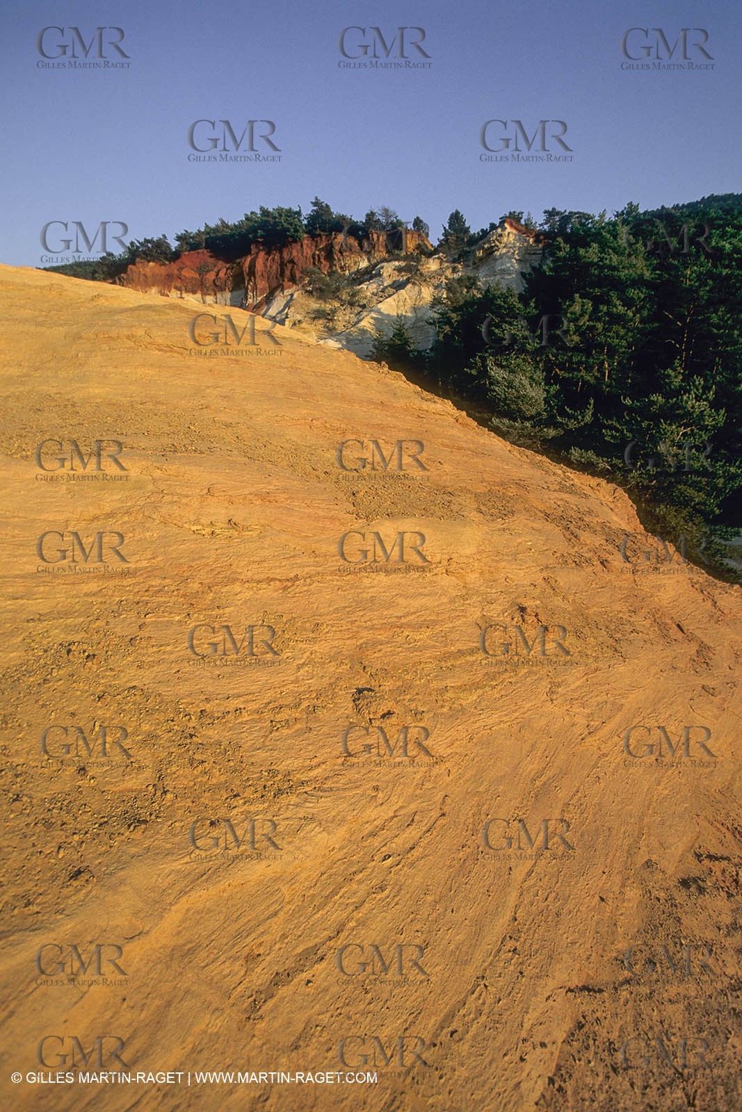 France, Provence, Lubéron, Carrières d'ocre, Colorado Provençal, Rustrel (FRA,84)