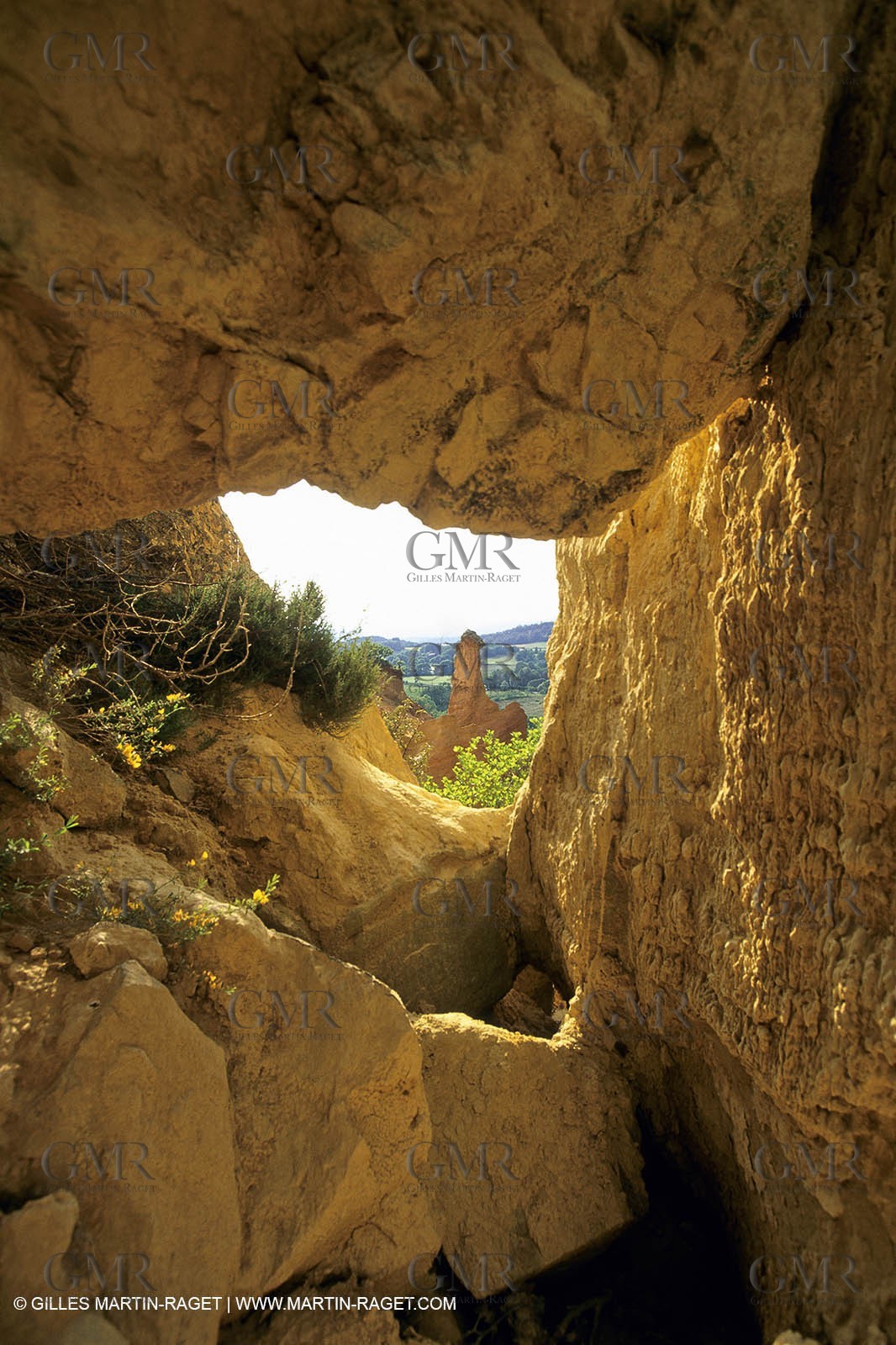 France, Provence, Luberon, Carrières d'ocre près d'Apt, ocher stone pit near Apt