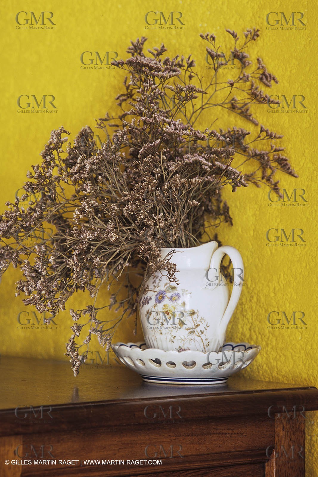 Camargue (FRA) - houses and cants from Camargue