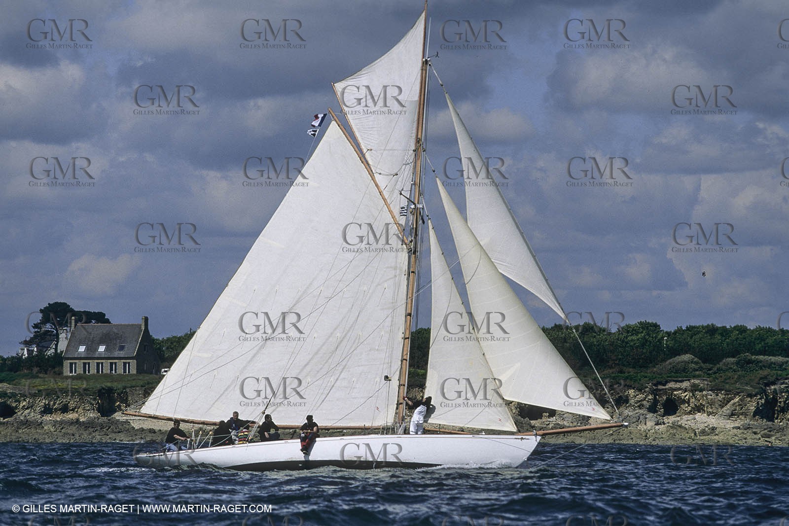 Classic Yachts, Viola