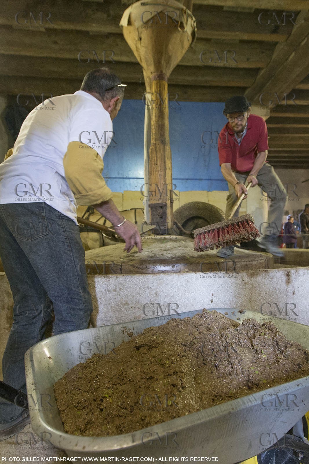 14 11 2015, Saint-Etienne du Grès (FRA,13), traditional making of olive oil at La Croix mill