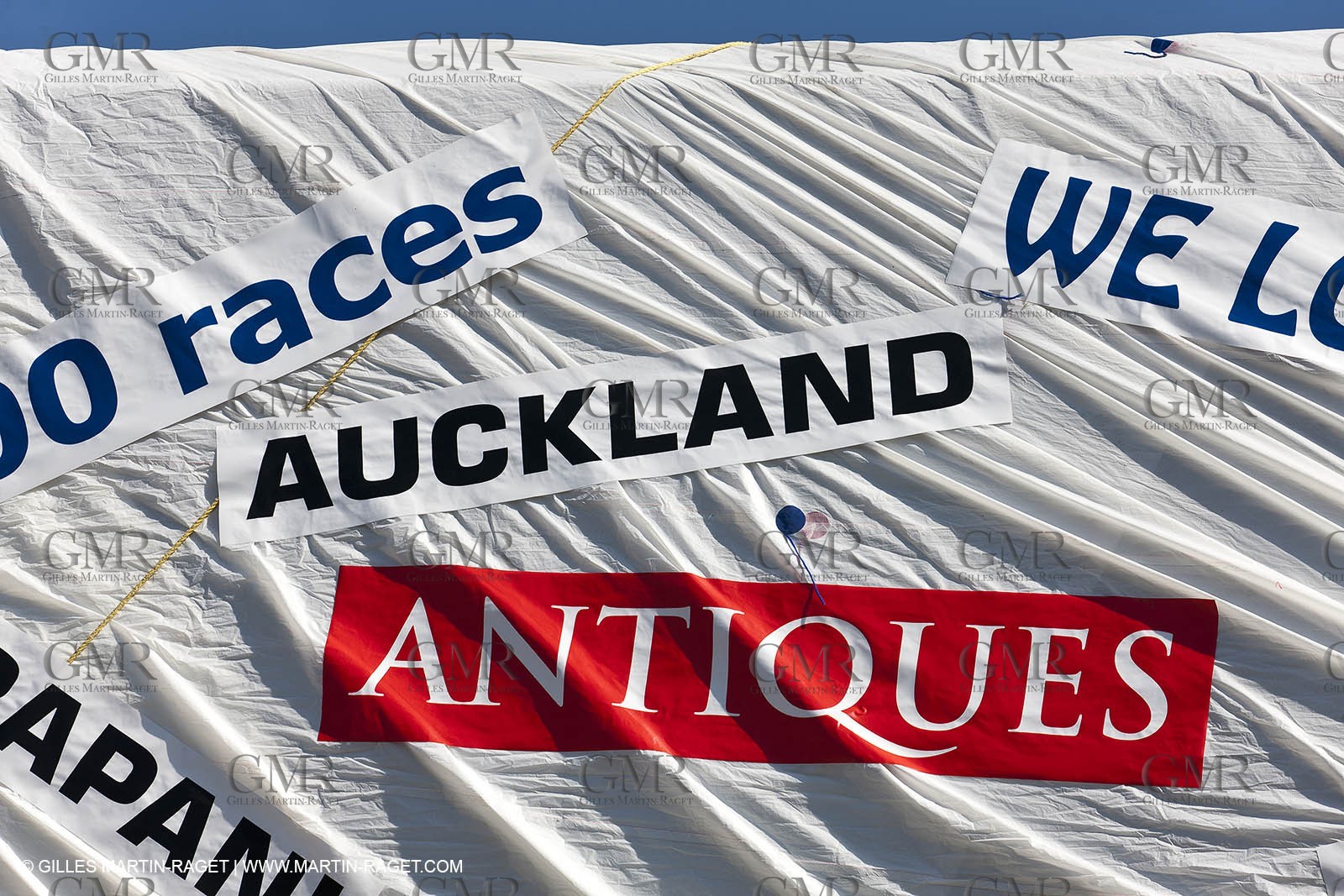 21 11 2010 - Dubai (UAE) - Dubai Louis Vuitton Trophy -  Round 2 - BMW ORACLE Racingg Vs Emirates Team New Zealand