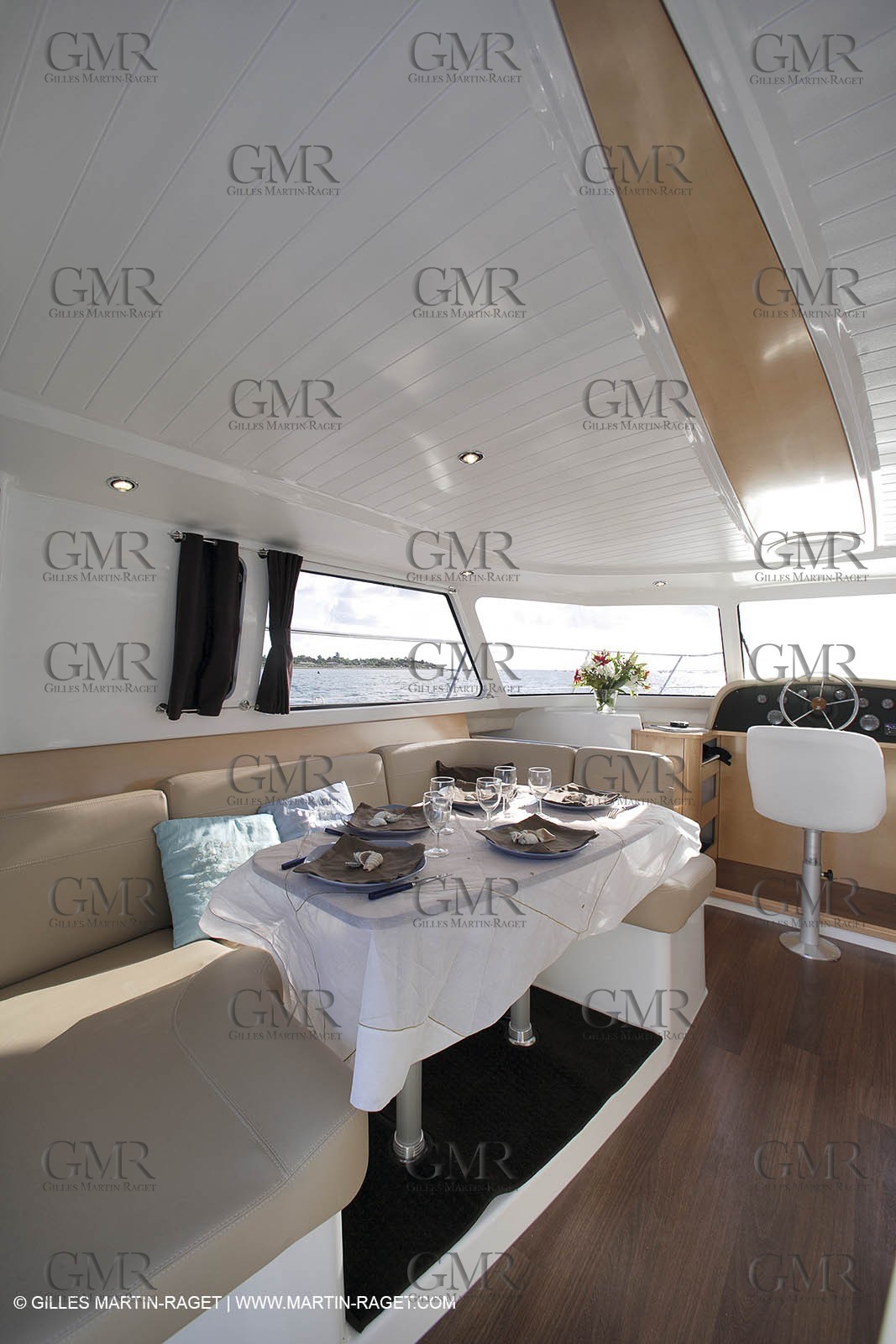 23 07 07 - La Rochelle - Chantier Fountaine Pajot - Highland