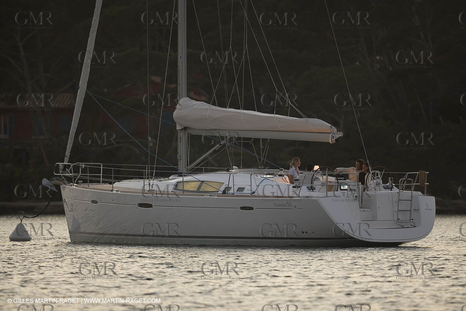 Cruising monohull mooring