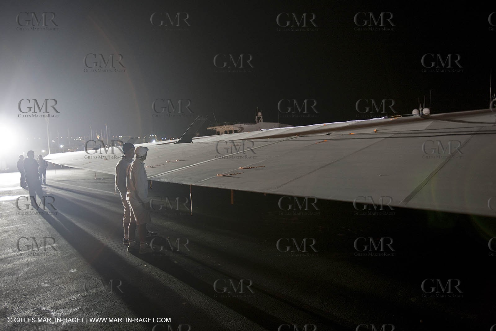 10 11 2009 - San Diego (USA, CA) - 33rd America's Cup - BMW ORACLE Racing - Wing testing , Day 1
