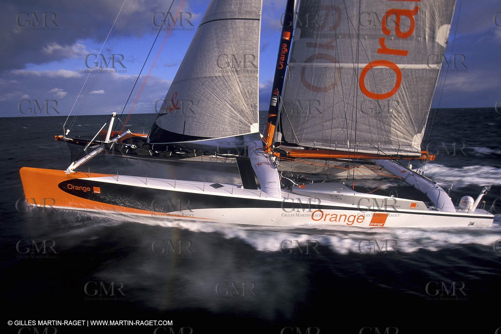 Orange II-2004 Jules Verne Trophy-Ouessant-2nd line crossing