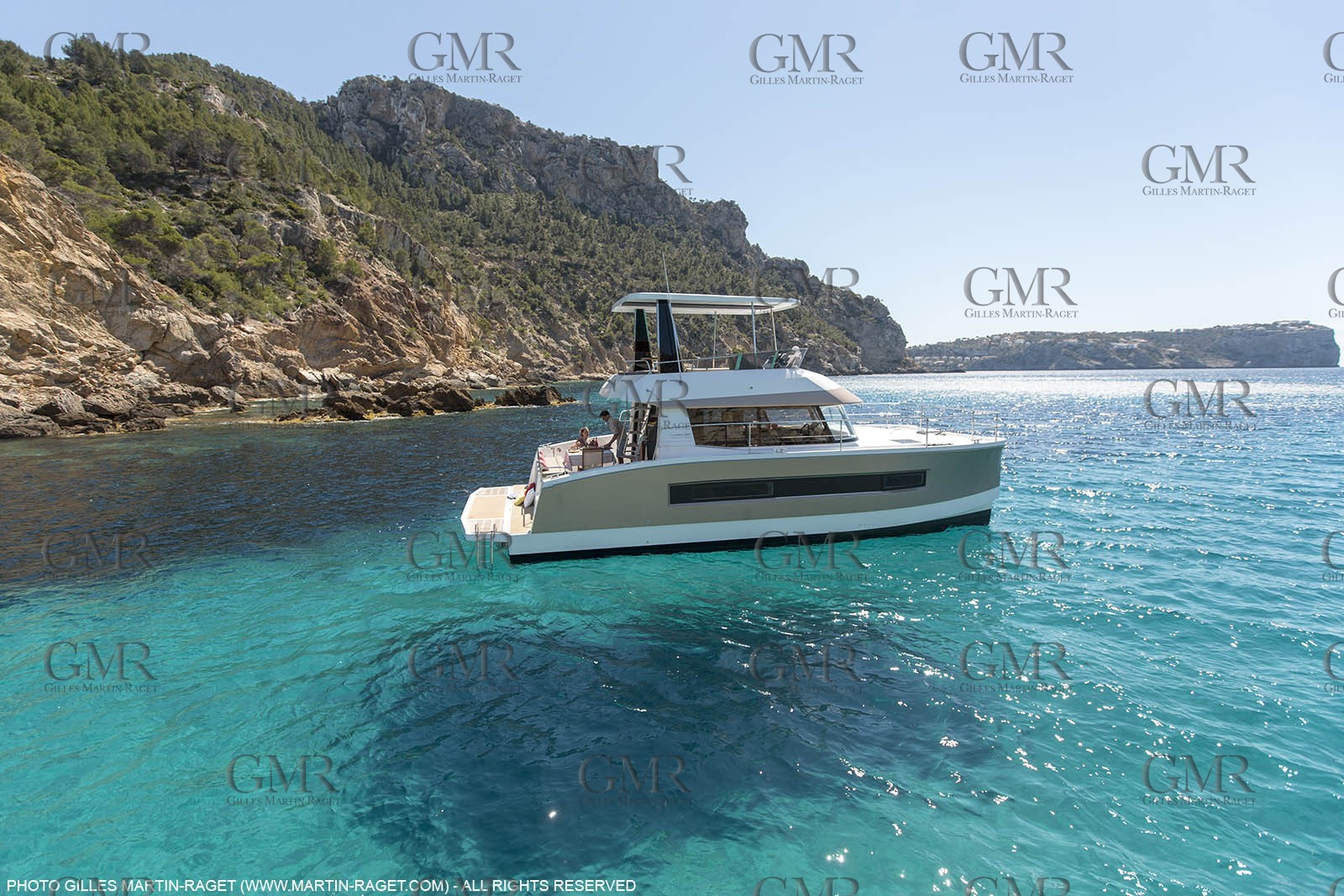 08 04 2015, Andraitx (Isla de Mallorca, Islas Baleares, ESP), Chantier Fountaine-Pajot, Motor Yacht 37