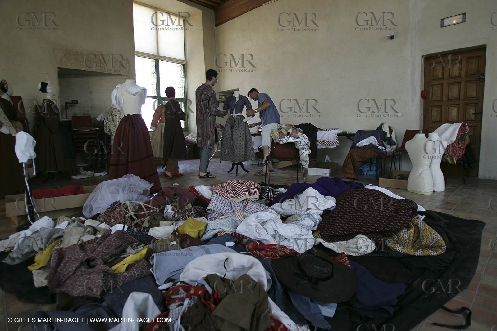 May 2004 - La Tour d'Aigues (FRA, 84) - Old costumes for women of the South exhibition
