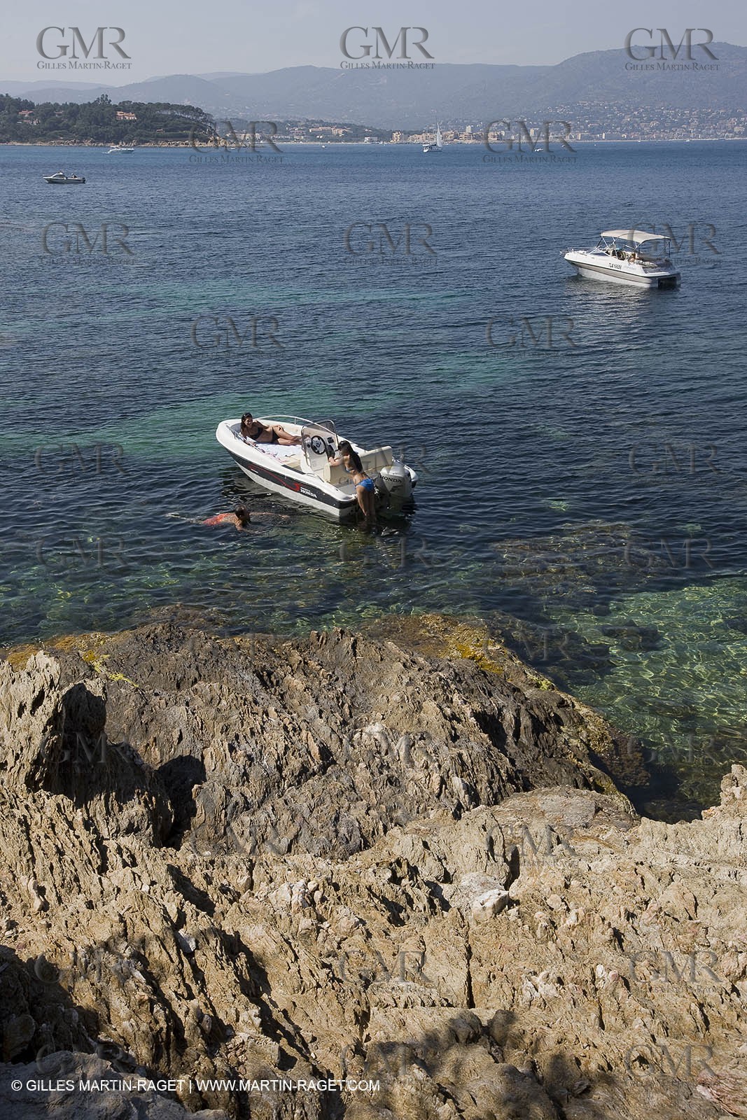 Motor boat mooring