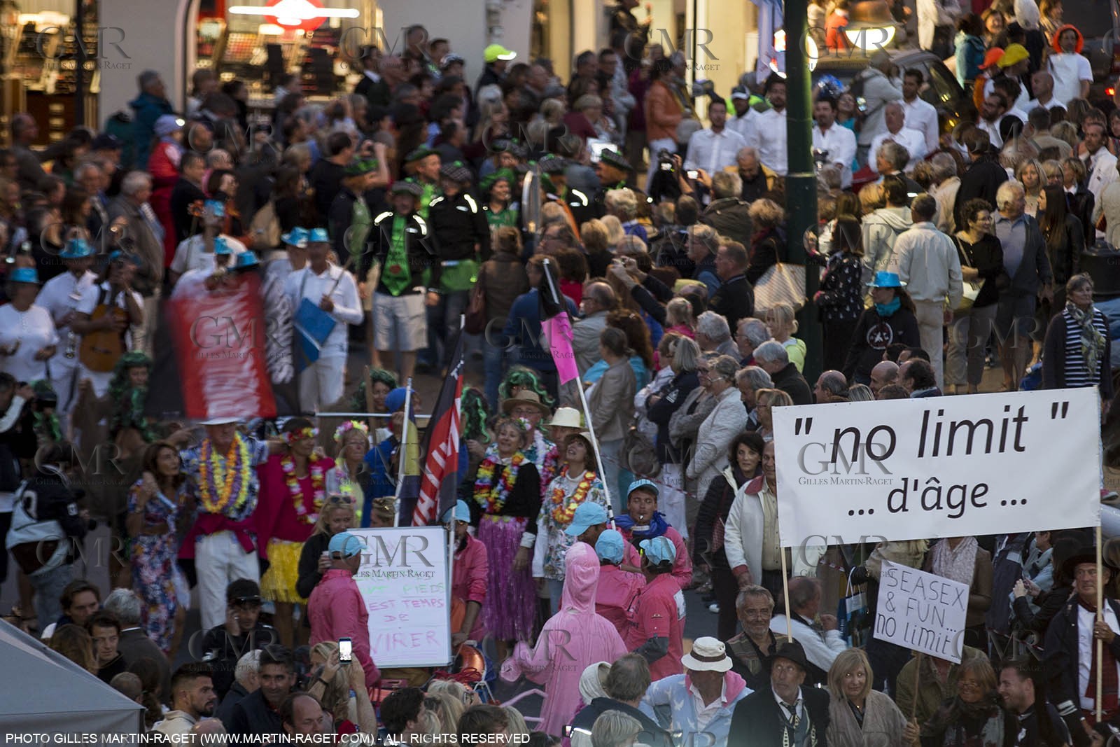 01 10 2025, Saint-Tropez (FRA,83) , Voioes de Saint-Tropez 2015, Day 4, Crew parade