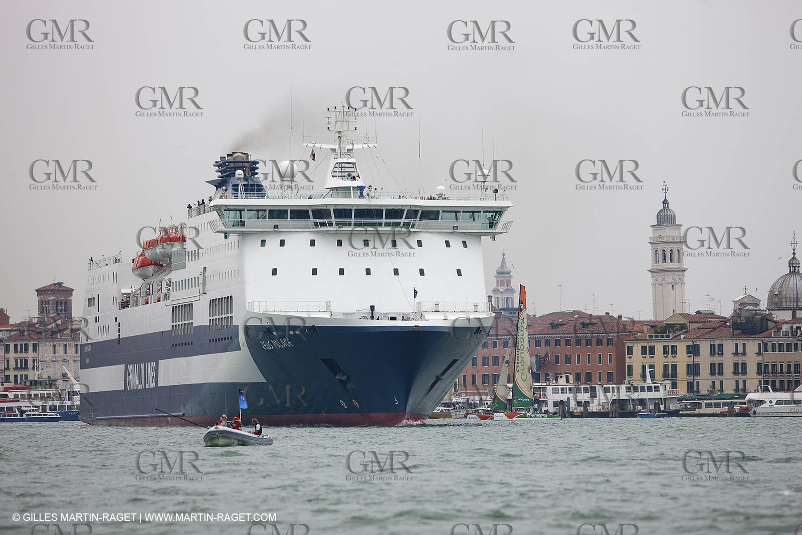 14505 2009 - Venezia (ITA) -  BMW ORACLE Racing - Ishares Cup -Day 1