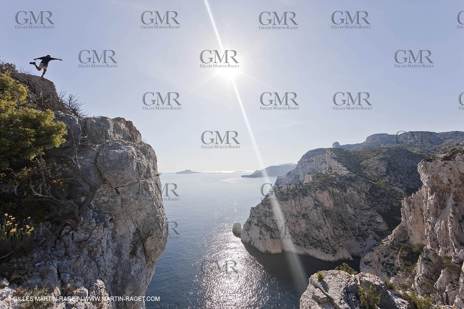 06 05 2009 - Marseille (FRA, 13) - Les Calanques - On Castelviel plateau - Calanque de Loule et falaises du Devenson