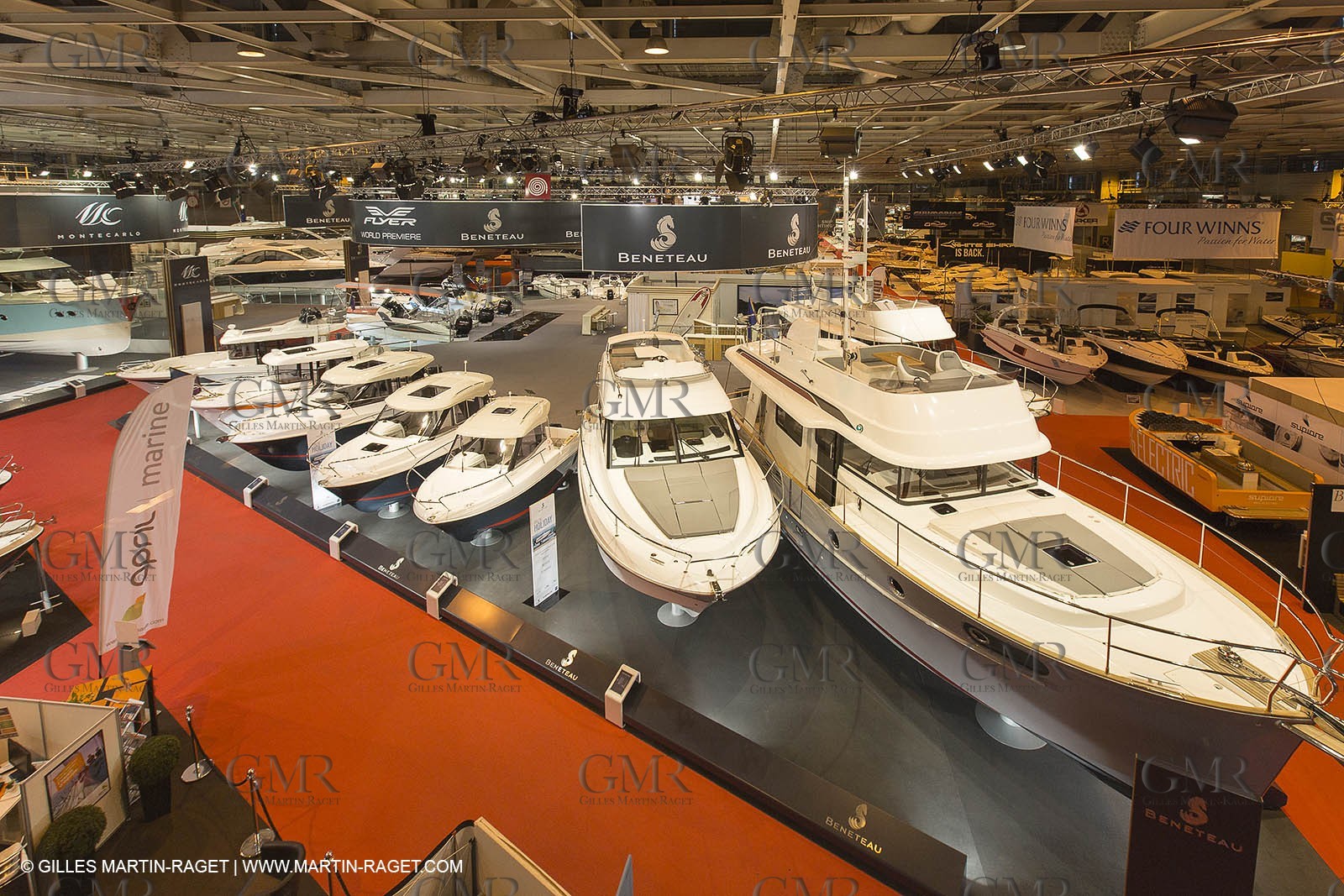 10 12 2013 - Paris (FRA,75) -Paris Boat Show - Beneteau booth