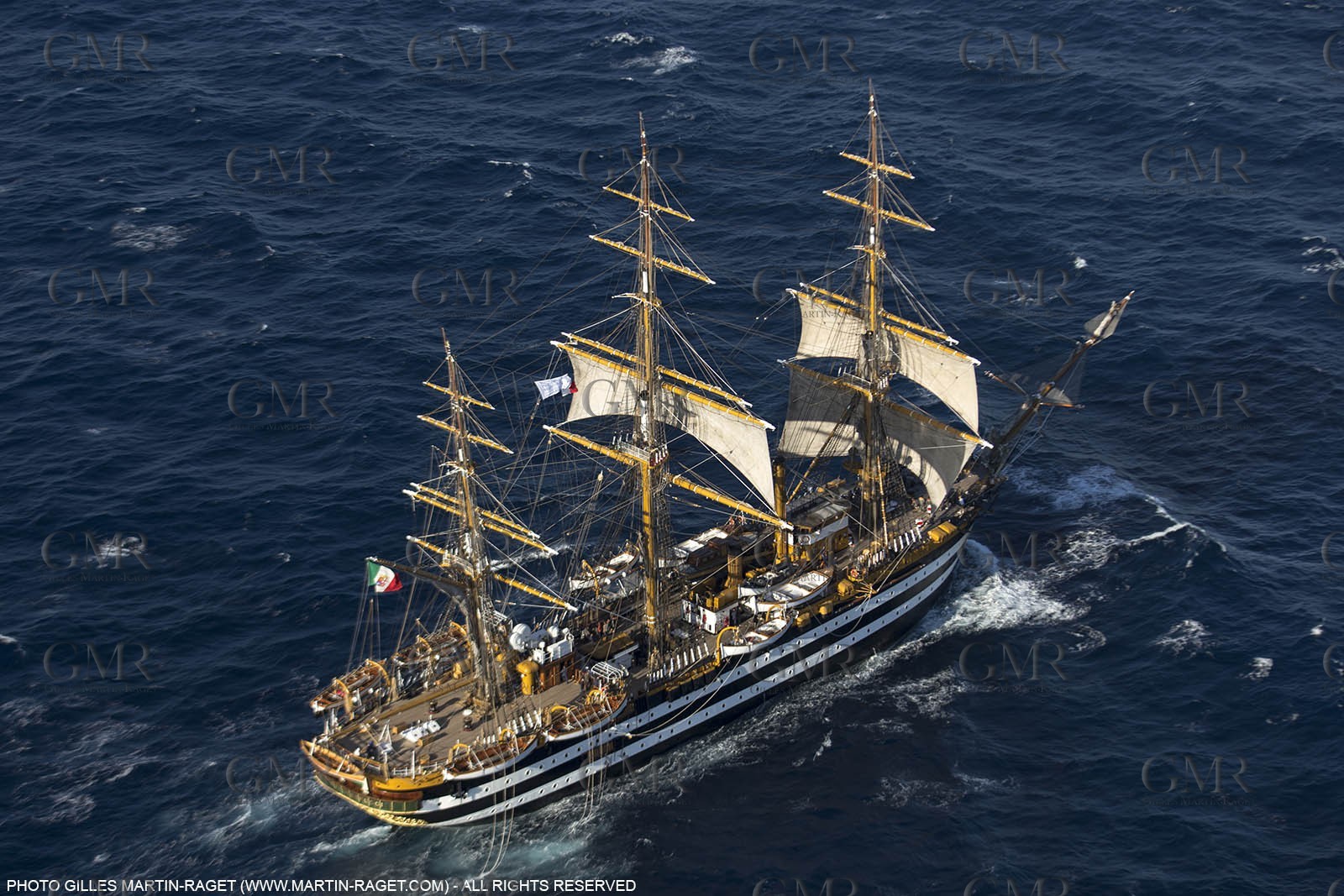30 09 2013 - Toulon (FRA,83) - Toulon Voiles de Légende - Start towards La Spezia - Amerigo Vespucci