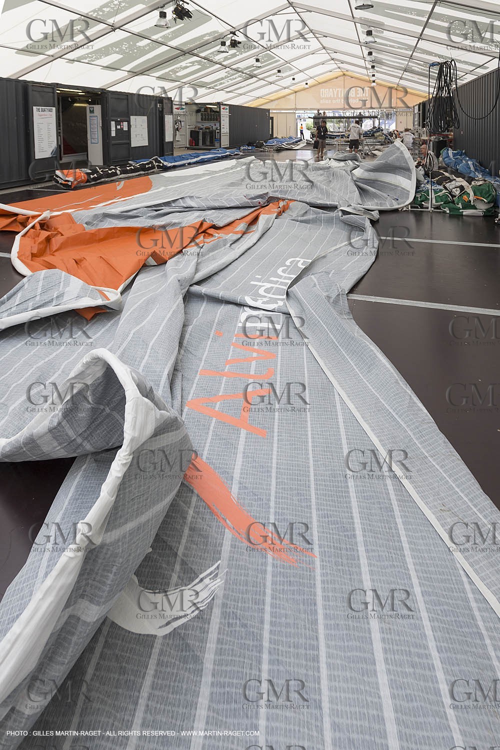 08 11 2014, Capetown (ZAF), Volvo Ocean Race 2014-15, Team Alvimedica, Nursing the boat