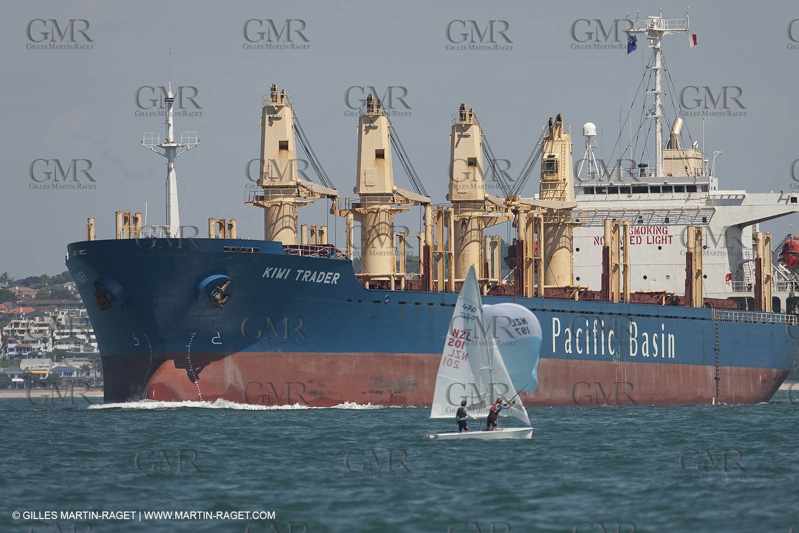 23 01 2009 - Auckland (NZL) -  Louis Vuitton Pacific Series - BMW ORACLE Racing-Tuning up onboard Emirates Team New Zealand yacht