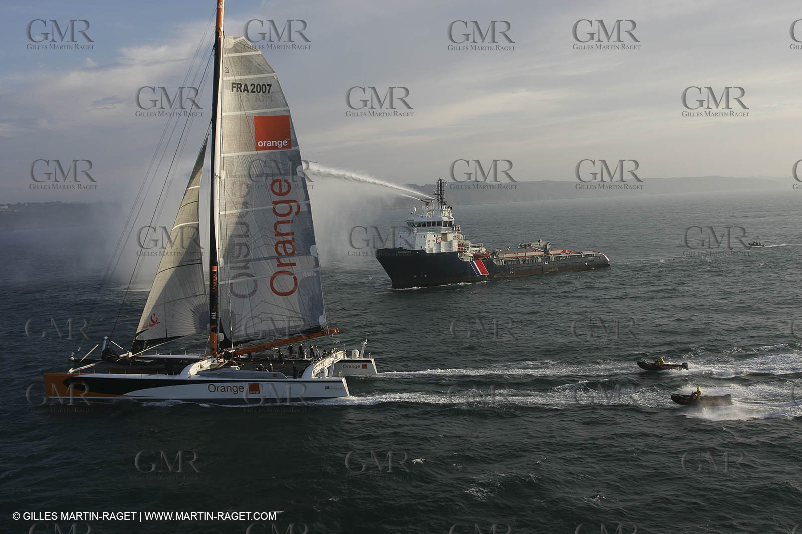 Orange II - Arrivée Trophée Jules Verne 2005 à Brest  - En mer