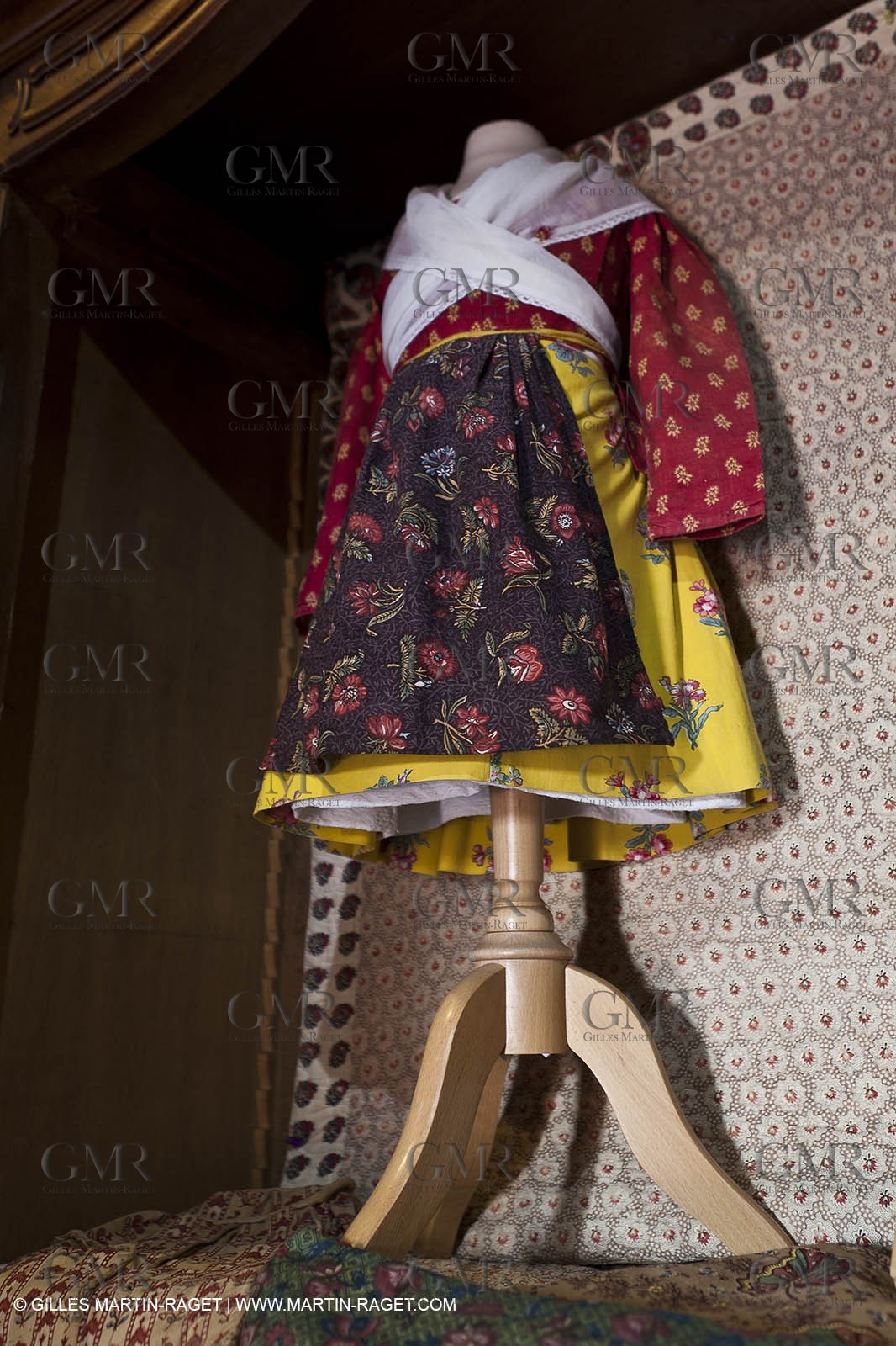 30 06 2011 - Toulon (FRA,83) - Villa Rosemaine - Indiennes sublimes exhibition