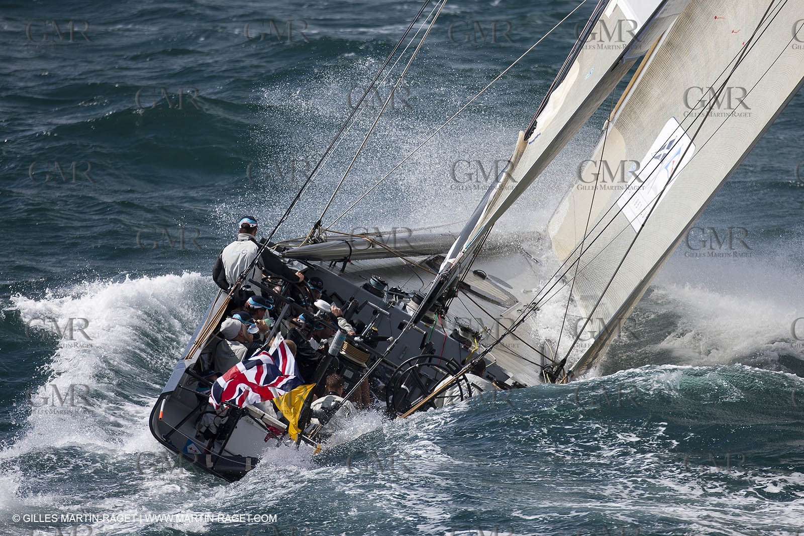 05 08 2010 - Cowes (UK, IOW) - The 1851 Cup -  BMW ORACLE Racing -  - Round The Island Race - From Ste Catherine to the Needles.