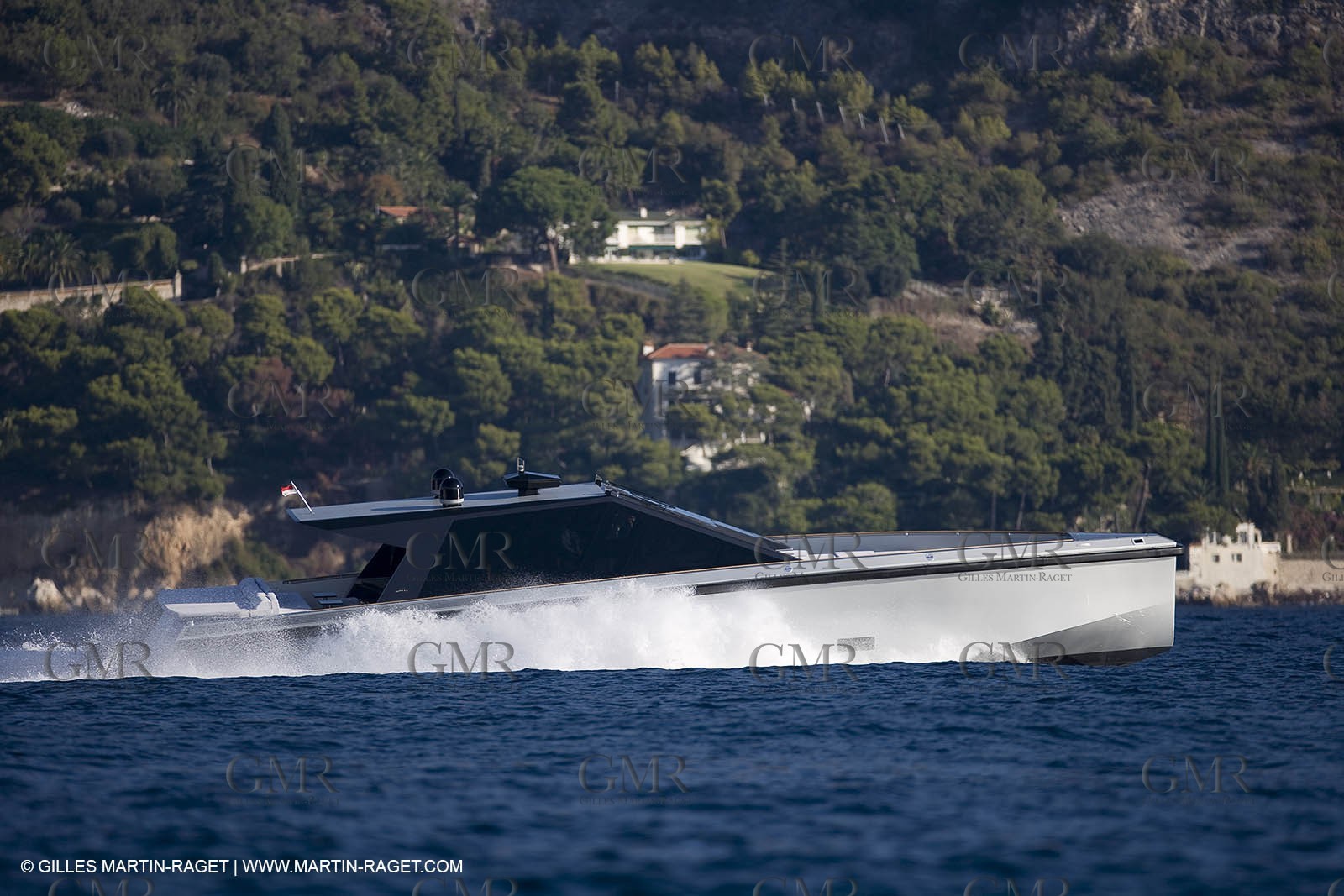 29 09 2007 - St Jean Cap Ferrat - Wally Yachts - Wally Power 70 - Lau Lau