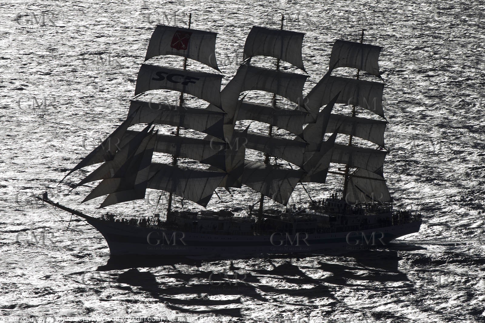 30 09 2013 - Toulon (FRA,83) - Toulon Voiles de Légende - Start towards La Spezia - MIR