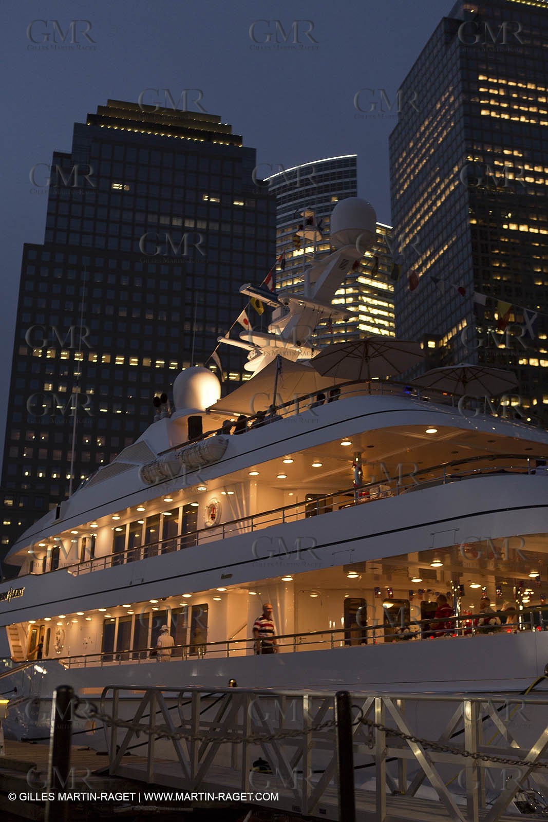 05 07 2012 - New York (USA) - Ocean Krys Race - Speed runs in fornt of NY city