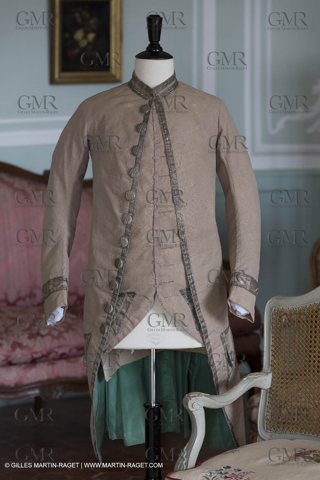 31 10 2013 - Ansouis (FRA,84) - Ansouis castle - Costumes of the exhibit Men costumes