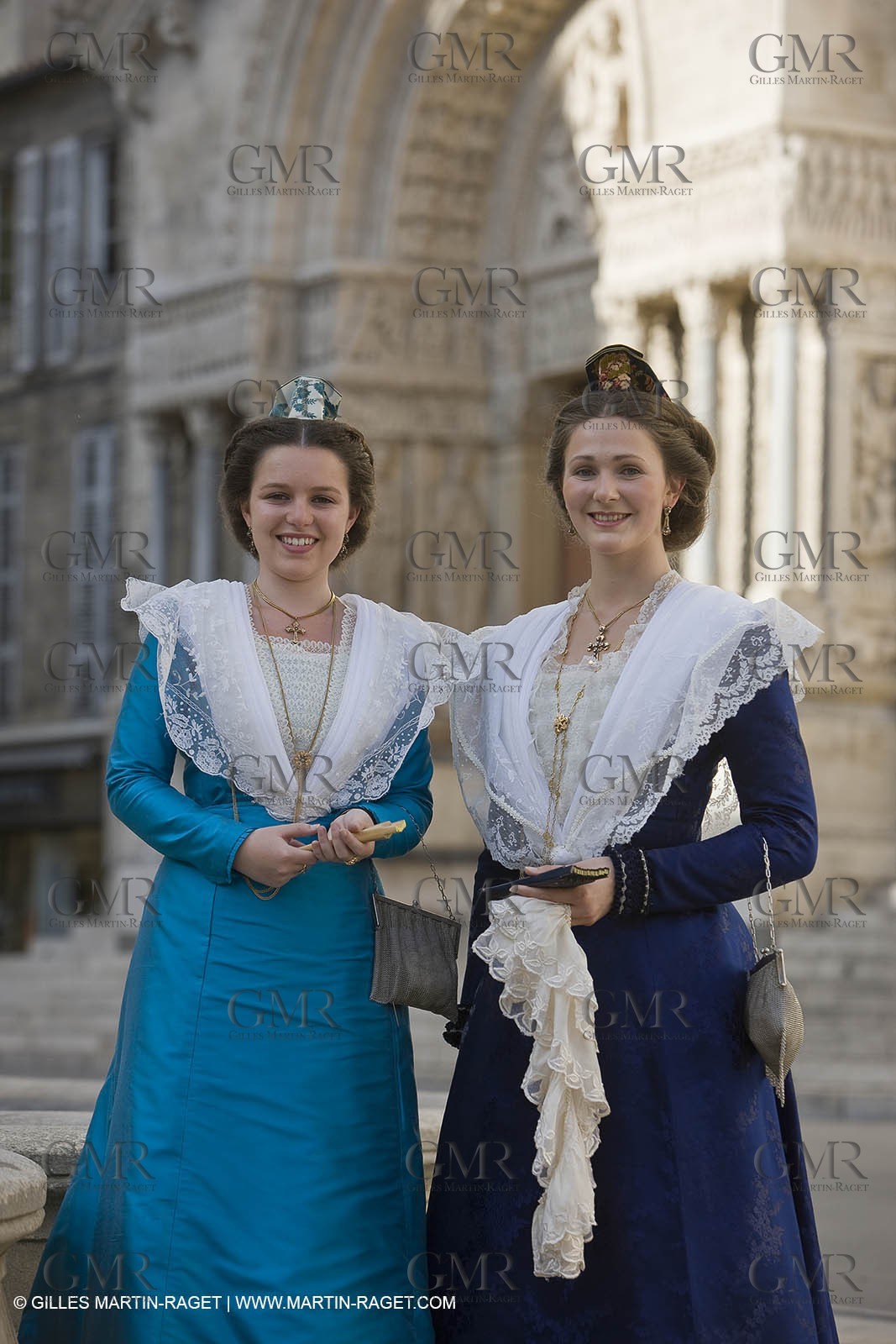 17 juin 2008 - Arles (Fra,13) - two queen if Arles, Caroline Serre et Nathalie Chay